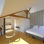 Manoir De L'eveche Et Lisieux
