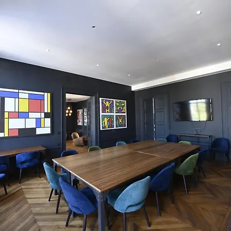 Manoir De L'eveche Et Лизьё