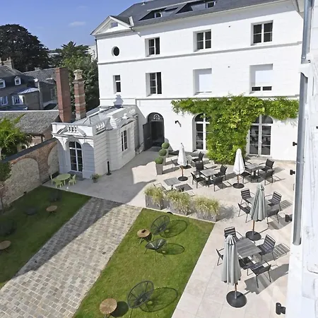 Manoir De L'eveche Et Lägenhetshotell Lisieux