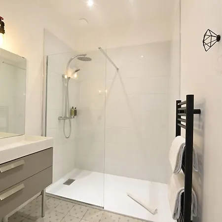 Manoir De L'eveche Et アパートホテル 3*