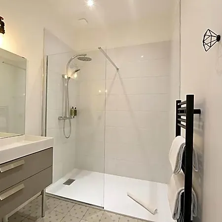 Manoir De L'eveche Et アパートホテル 3*