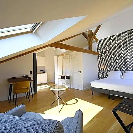 アパートホテル Manoir De L'eveche Et 3*