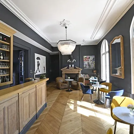 Lägenhetshotell Manoir De L'eveche Et 3*