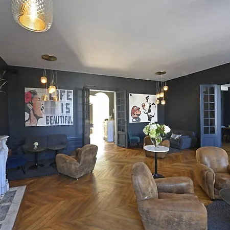 Lägenhetshotell Manoir De L'eveche Et 3*