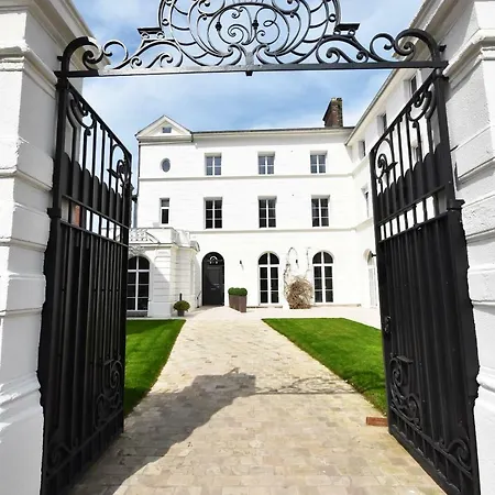 Апарт-отель Manoir De L'eveche Et 4*