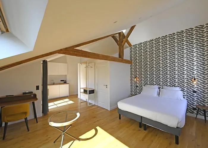 Manoir De L'eveche Et 4*