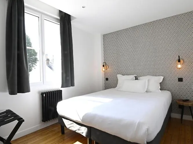 Апарт-отель Manoir De L'eveche Et 4*