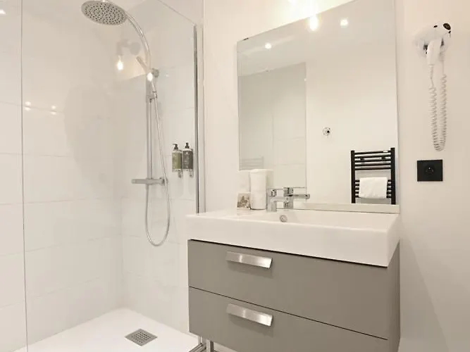 Manoir De L'eveche Et Апарт-отель 4*