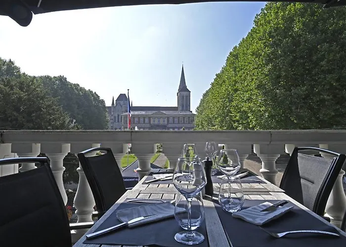 Manoir De L'eveche Et Лизьё