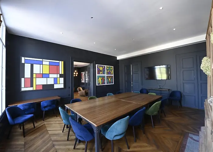 Manoir De L'eveche Et Lisieux