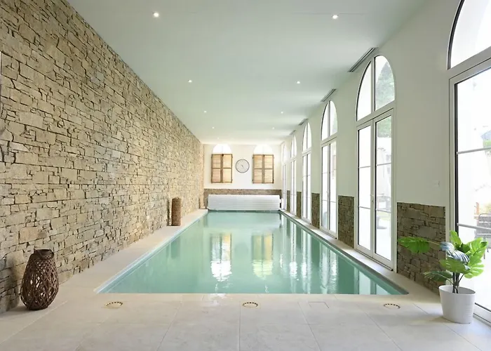 Manoir De L'eveche Et Lisieux